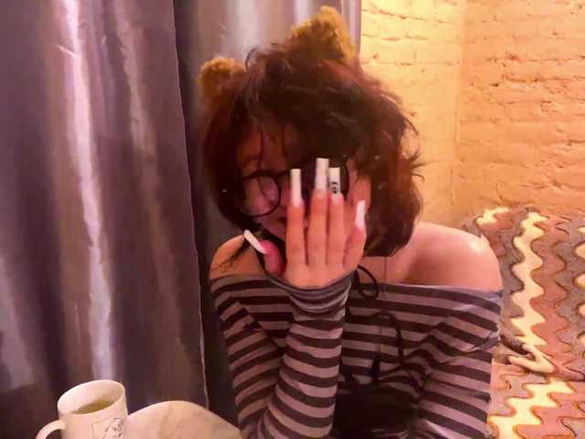 FinnyMonson live cam on BongaCams