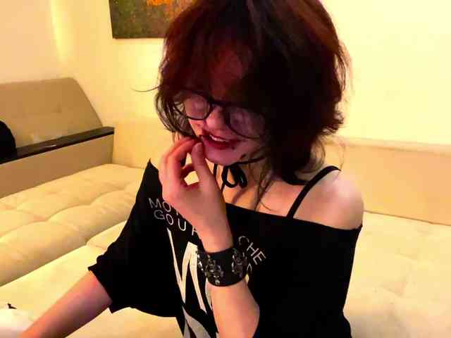 MilaRoshen webcam