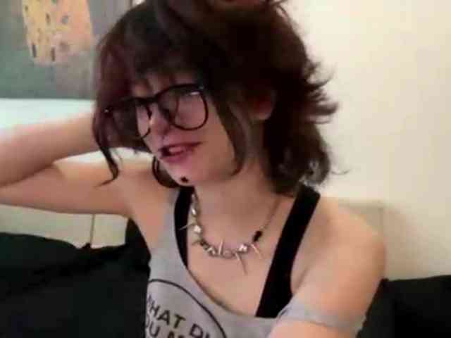 MilaRoshen webcam