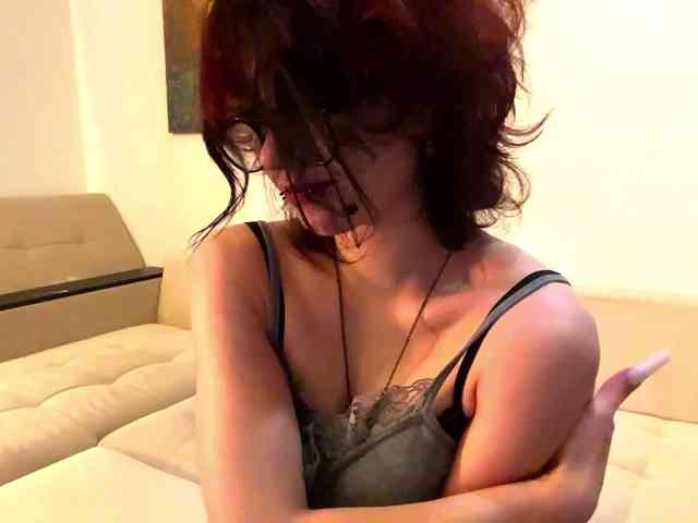 MilaRoshen webcam