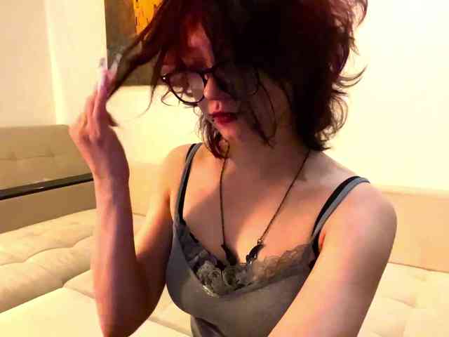 MilaRoshen webcam