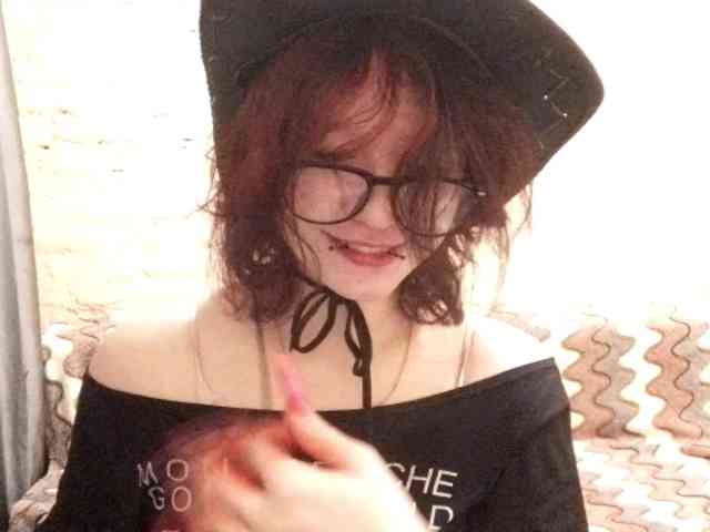 Model: MilaRoshen