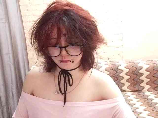 Model: MilaRoshen