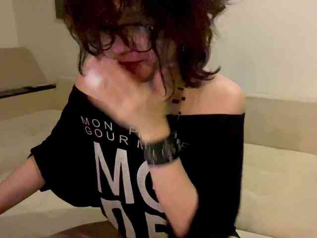 MilaRoshen webcam
