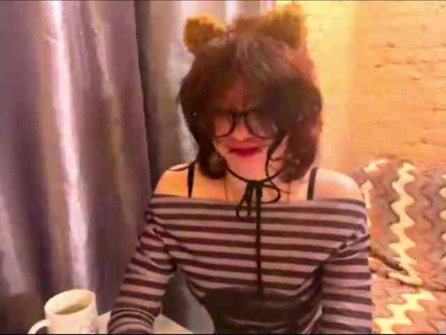 MilaRoshen webcam