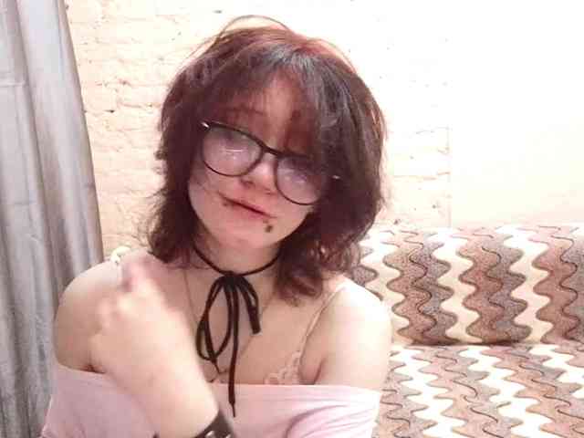 MilaRoshen webcam