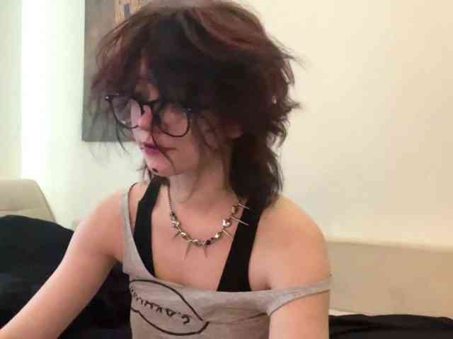 MilaRoshen webcam