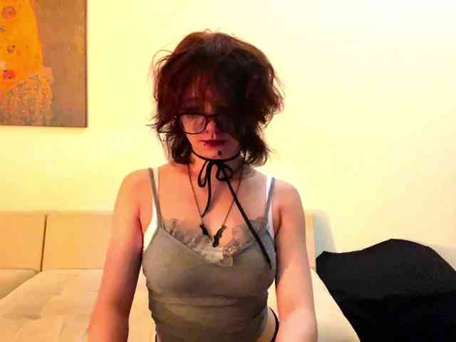MilaRoshen webcam