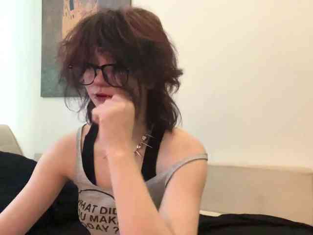 MilaRoshen webcam