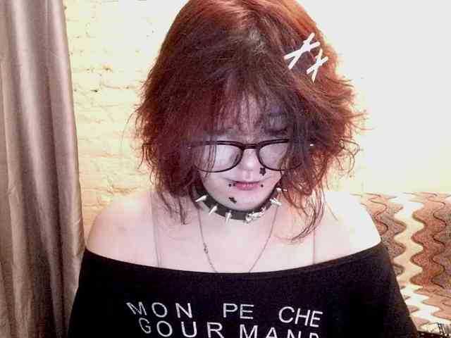 MilaRoshen webcam