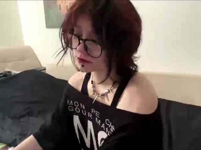 MilaRoshen webcam