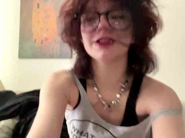 MilaRoshen webcam