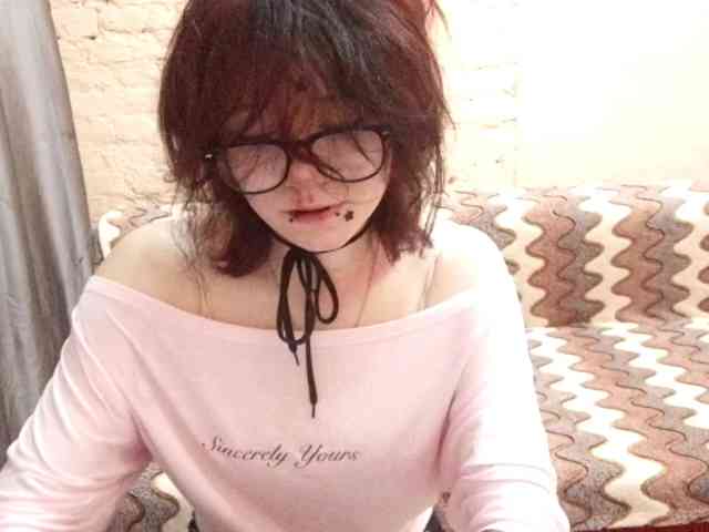 MilaRoshen webcam