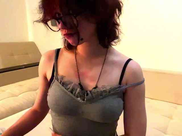 MilaRoshen webcam