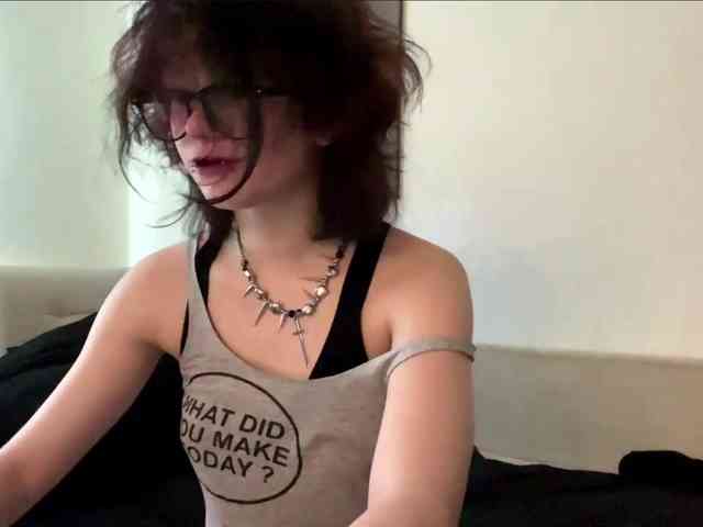 MilaRoshen webcam