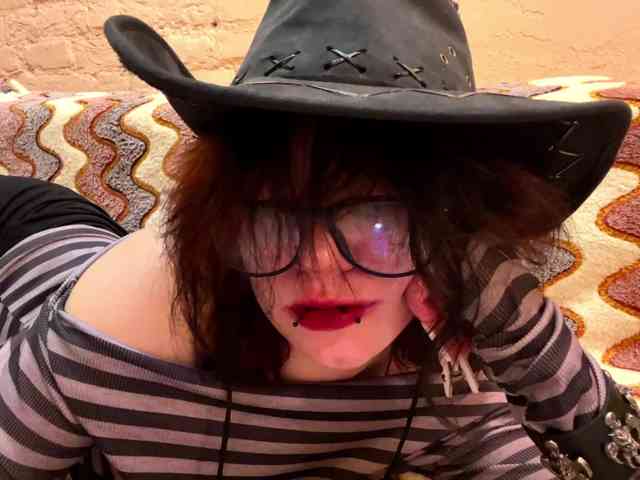 MilaRoshen webcam