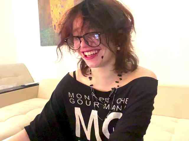 MilaRoshen webcam