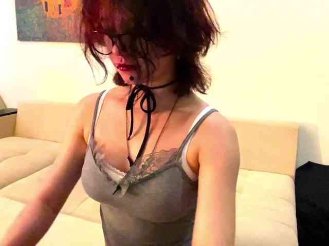 MilaRoshen webcam