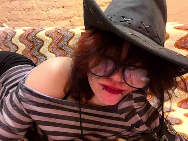 MilaRoshen webcam