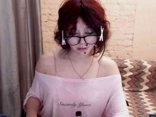 MilaRoshen webcam