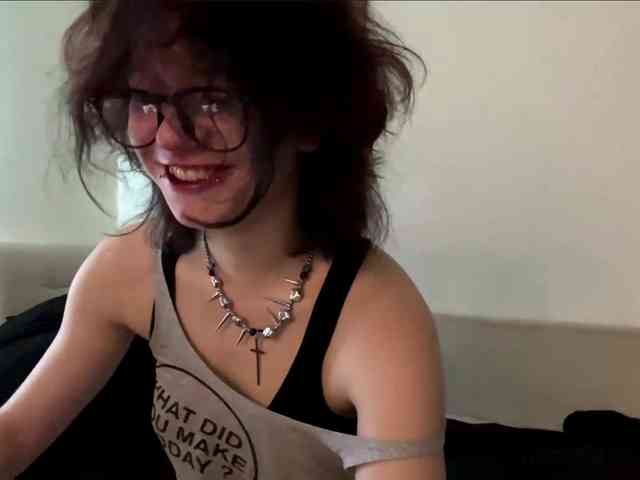 MilaRoshen webcam