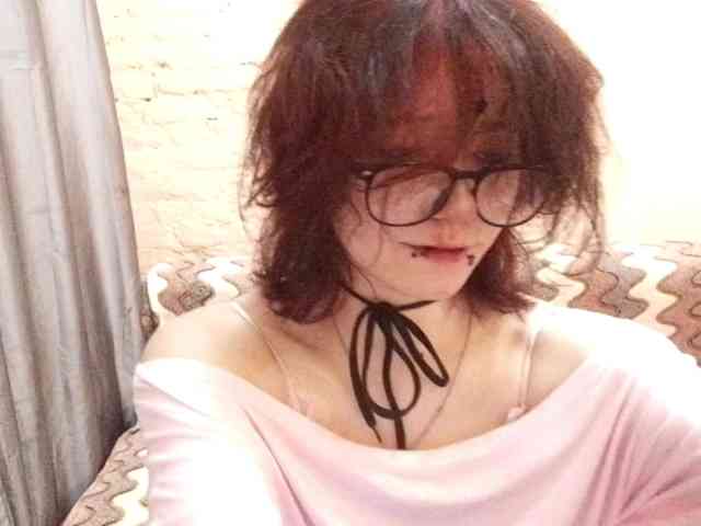 MilaRoshen webcam