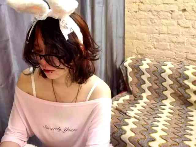 MilaRoshen webcam