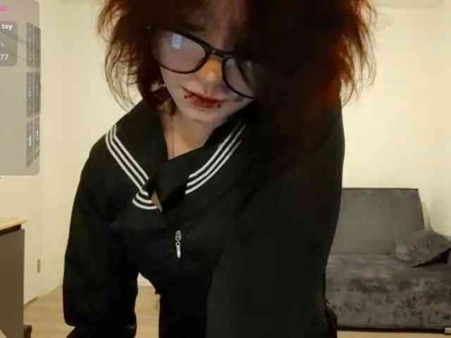 MilaRoshen webcam