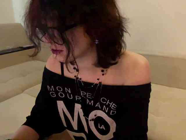 MilaRoshen webcam