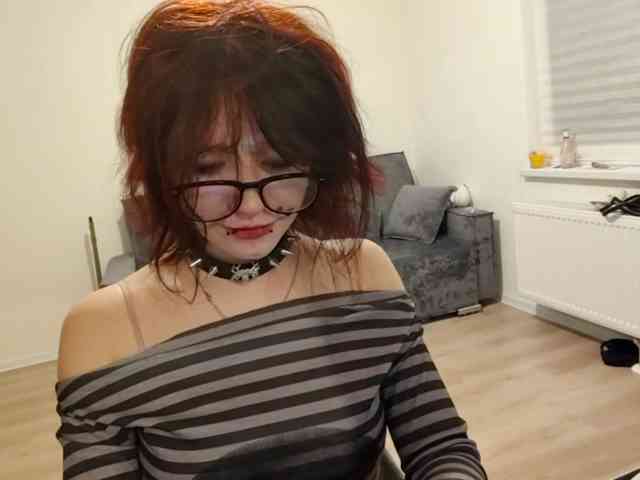 MilaRoshen webcam