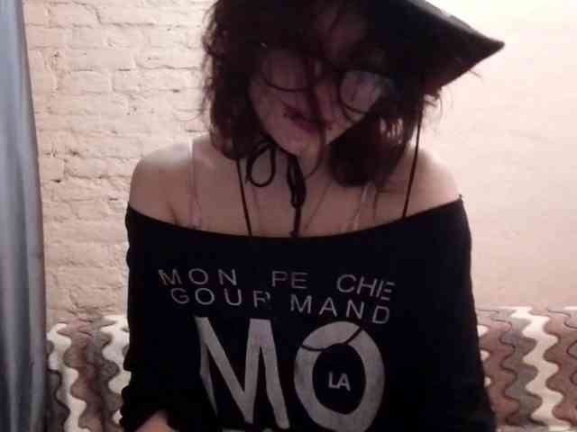 MilaRoshen webcam