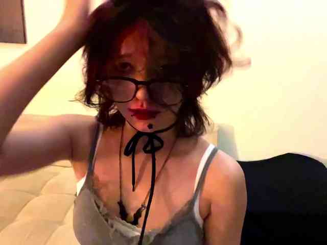 MilaRoshen webcam