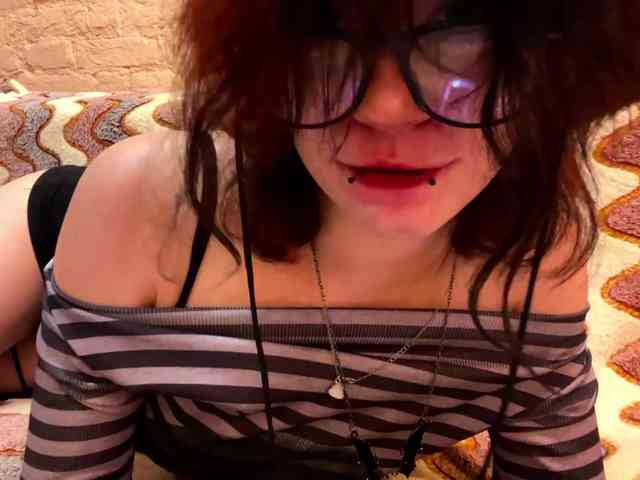 MilaRoshen webcam