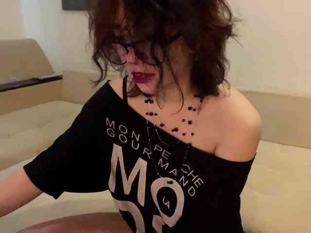 MilaRoshen webcam