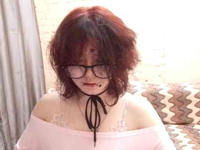 MilaRoshen webcam