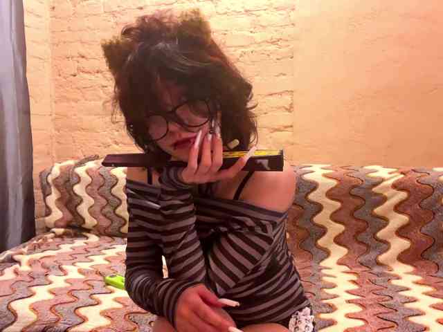 MilaRoshen webcam