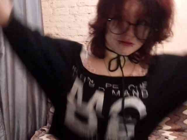 Model: MilaRoshen