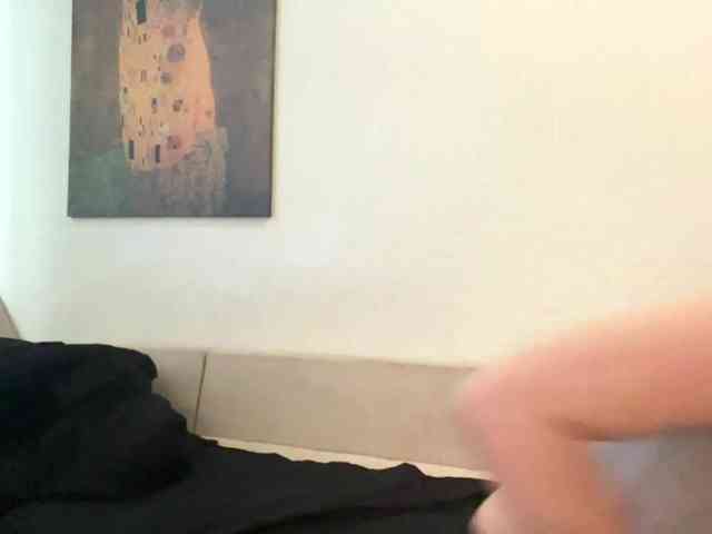 MilaRoshen webcam