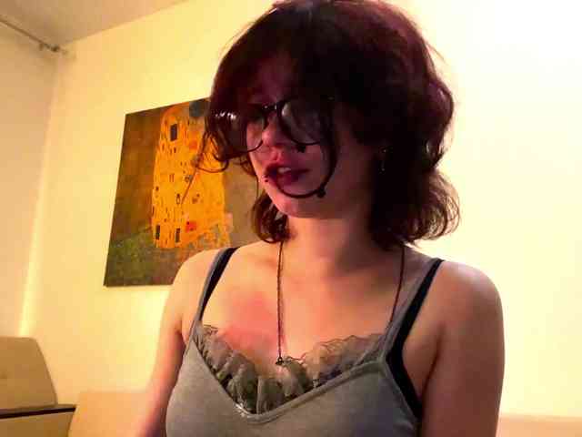 MilaRoshen webcam