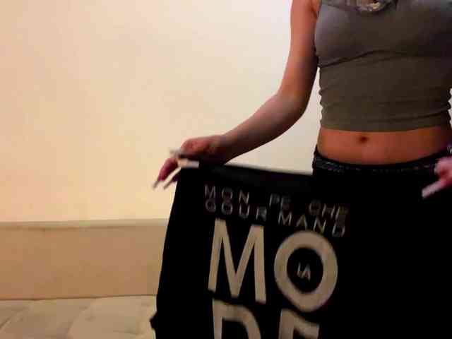 MilaRoshen webcam