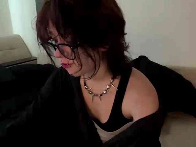 MilaRoshen webcam