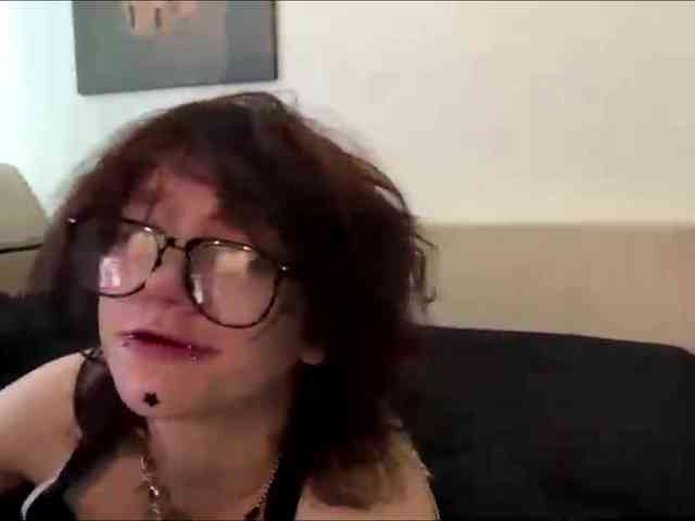 MilaRoshen webcam