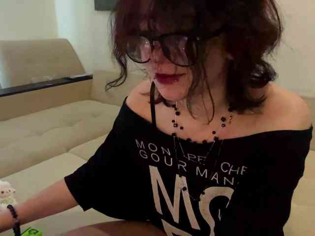 MilaRoshen webcam