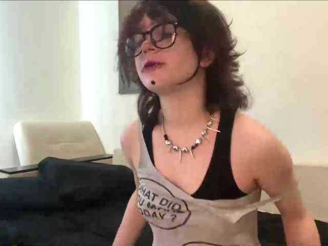 MilaRoshen webcam