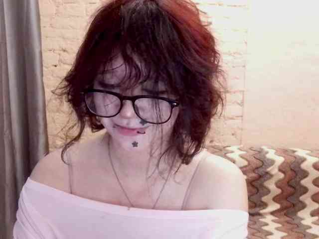 MilaRoshen webcam