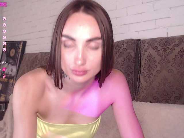 Selena-Broooks live cam preview
