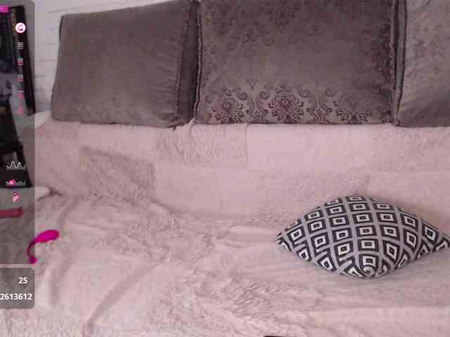 Selena-Broooks webcam
