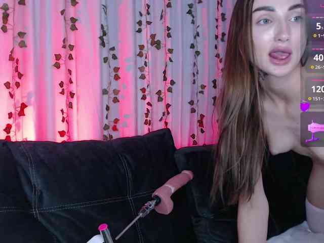 Selena-Broooks webcam