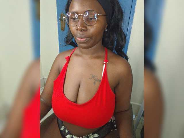 Irresistiblepookie live cam on BongaCams