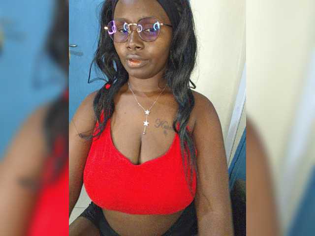 Irresistiblepookie, en directo ahora en BongaCams